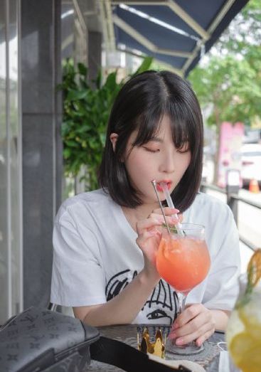 边喂奶边被cao高H1V1_BD免费观看视频