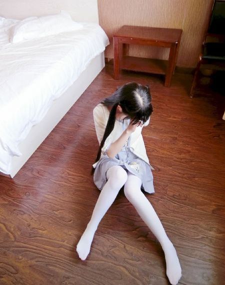 掀起裙子厨房狂躁_1080在线观看视频